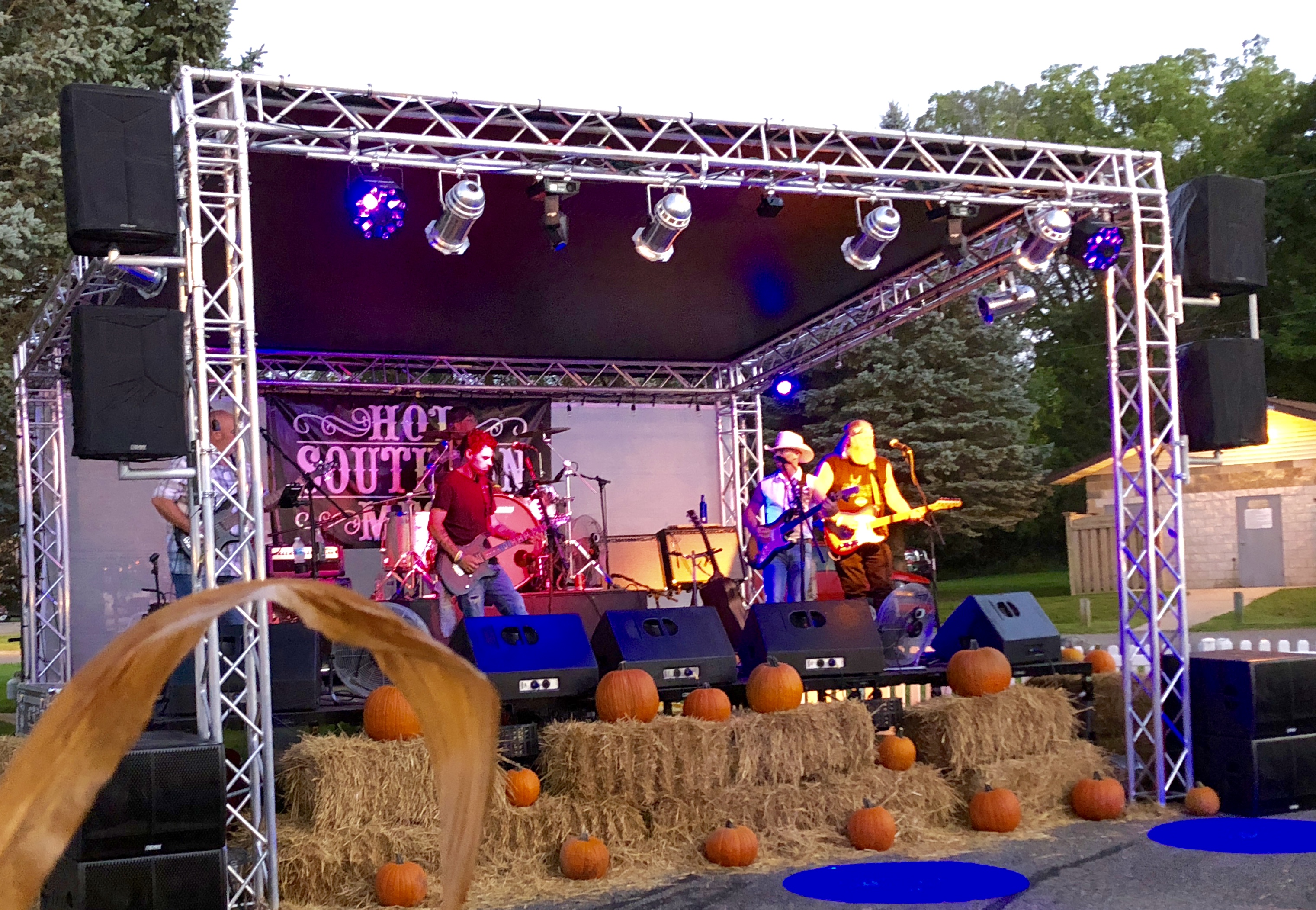 Harvest Moon Festival launches with pre-glow celebration