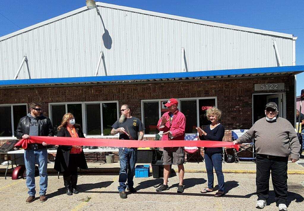 Chamber cuts ribbon on new Heet’s Custom Cycles in Stockbridge
