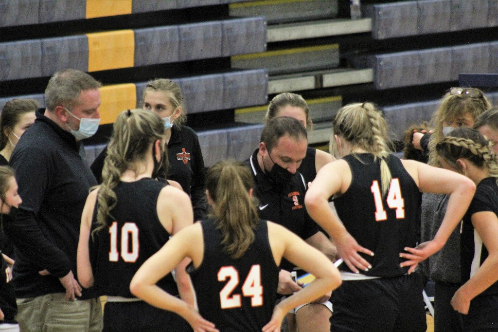 Lady Panthers Cruise to Fourth Straight Win