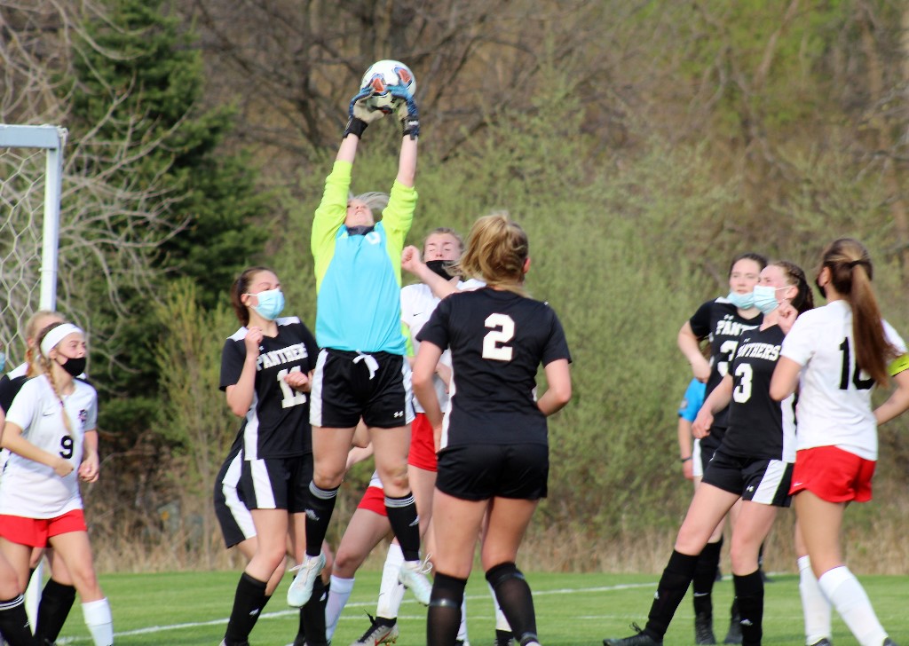 Girls’ Soccer Wins Three of Five with Districts Looming