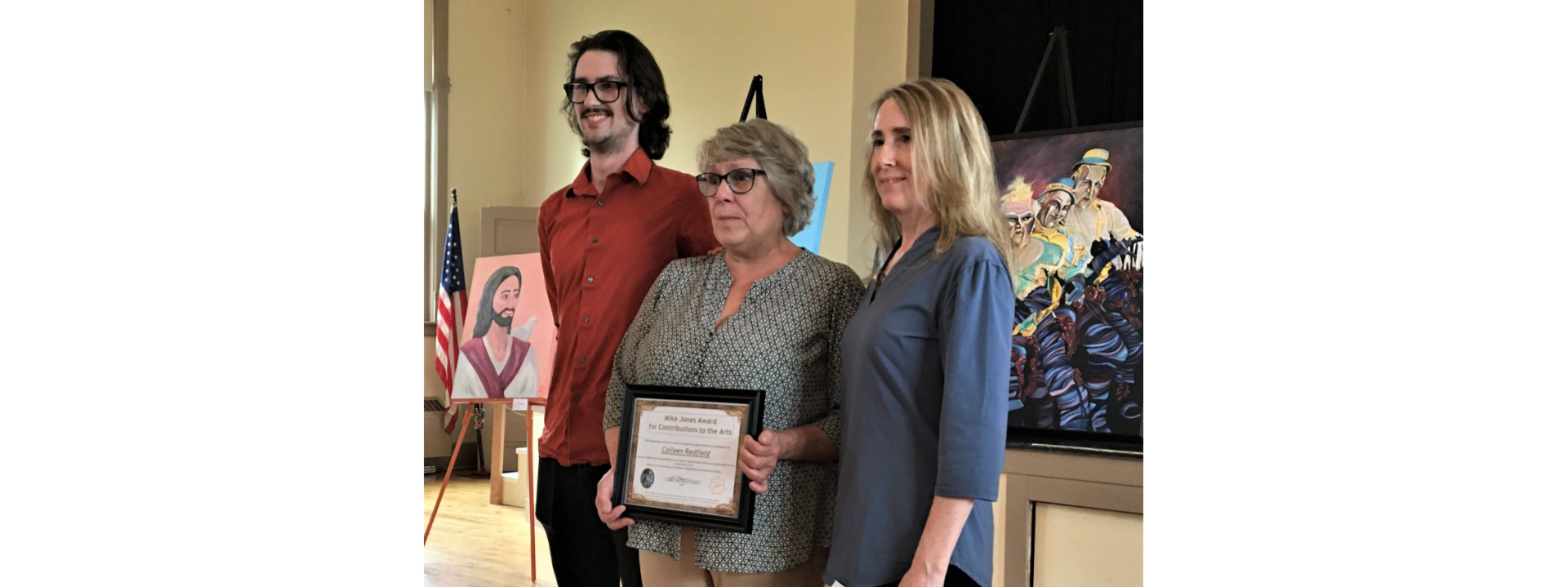 Artist Colleen Redfield honored with Mike Jones Award