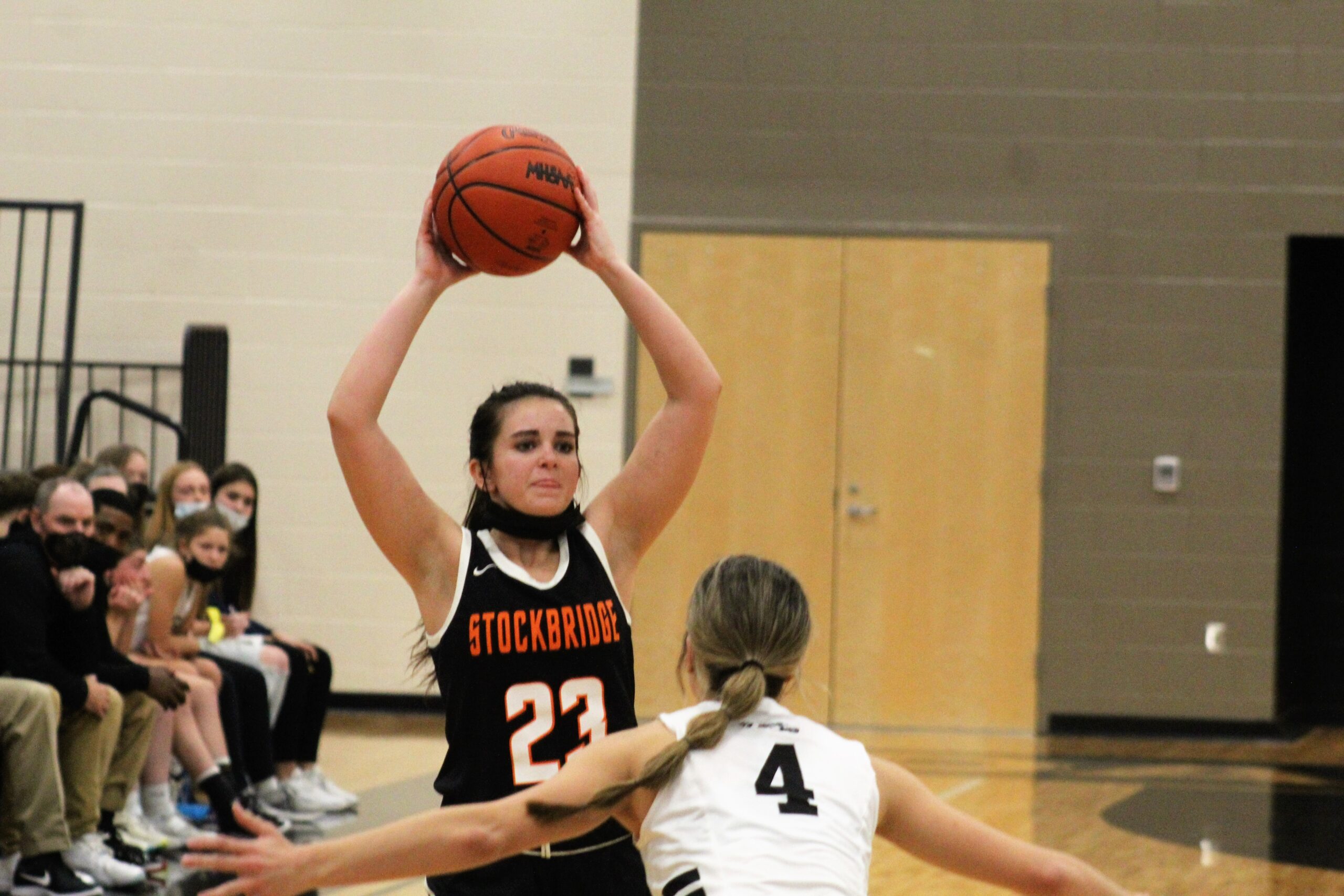 Lady Panthers Roll to Third Straight Win