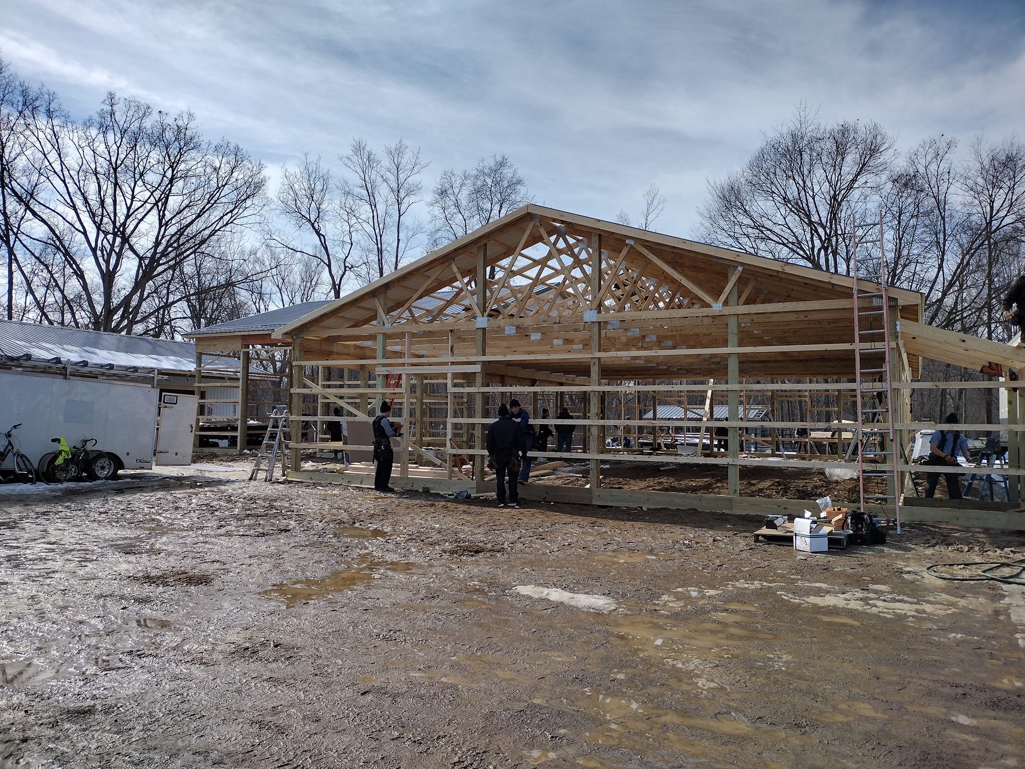 Amish barn raising brings business back from ashes