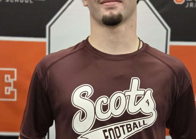 Noah Sandecki Signs to Play Football at Alma College